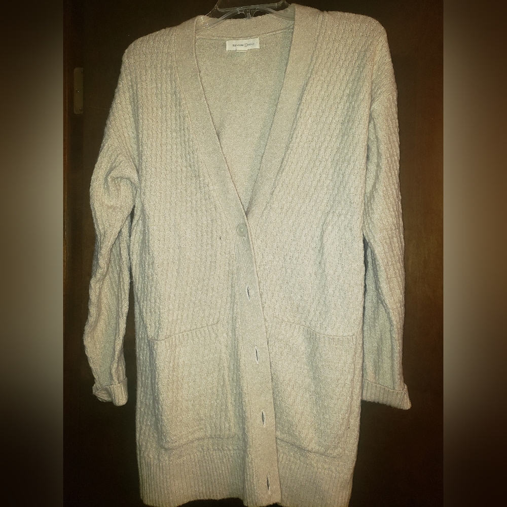 Cream treasure and bond sweater.  Worn 2 or 3 times.